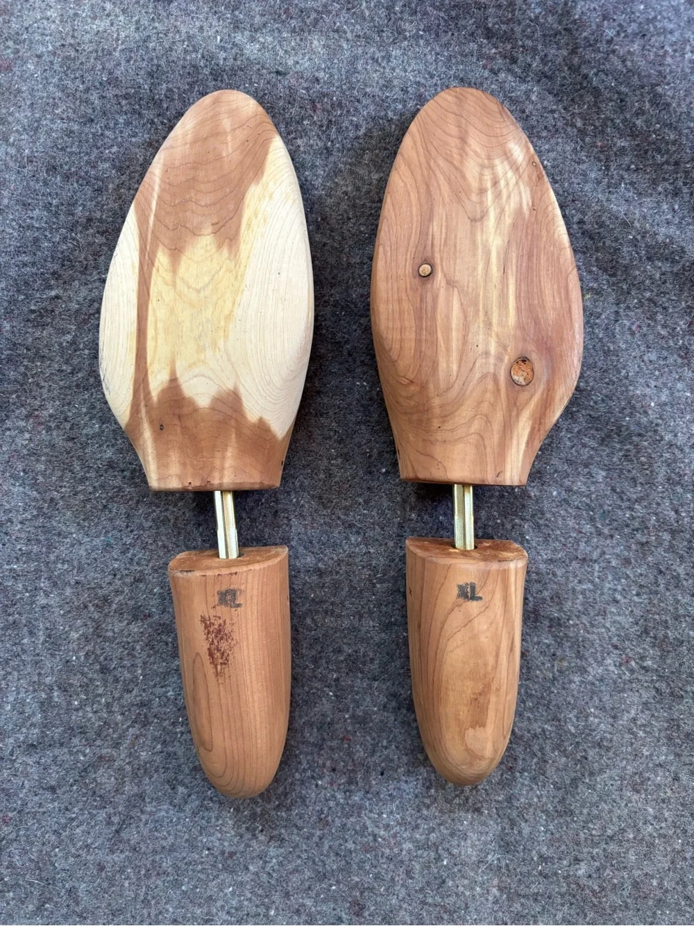 Wooden Shoe Trees - Natural Brown Cedar Shoe Shapers
